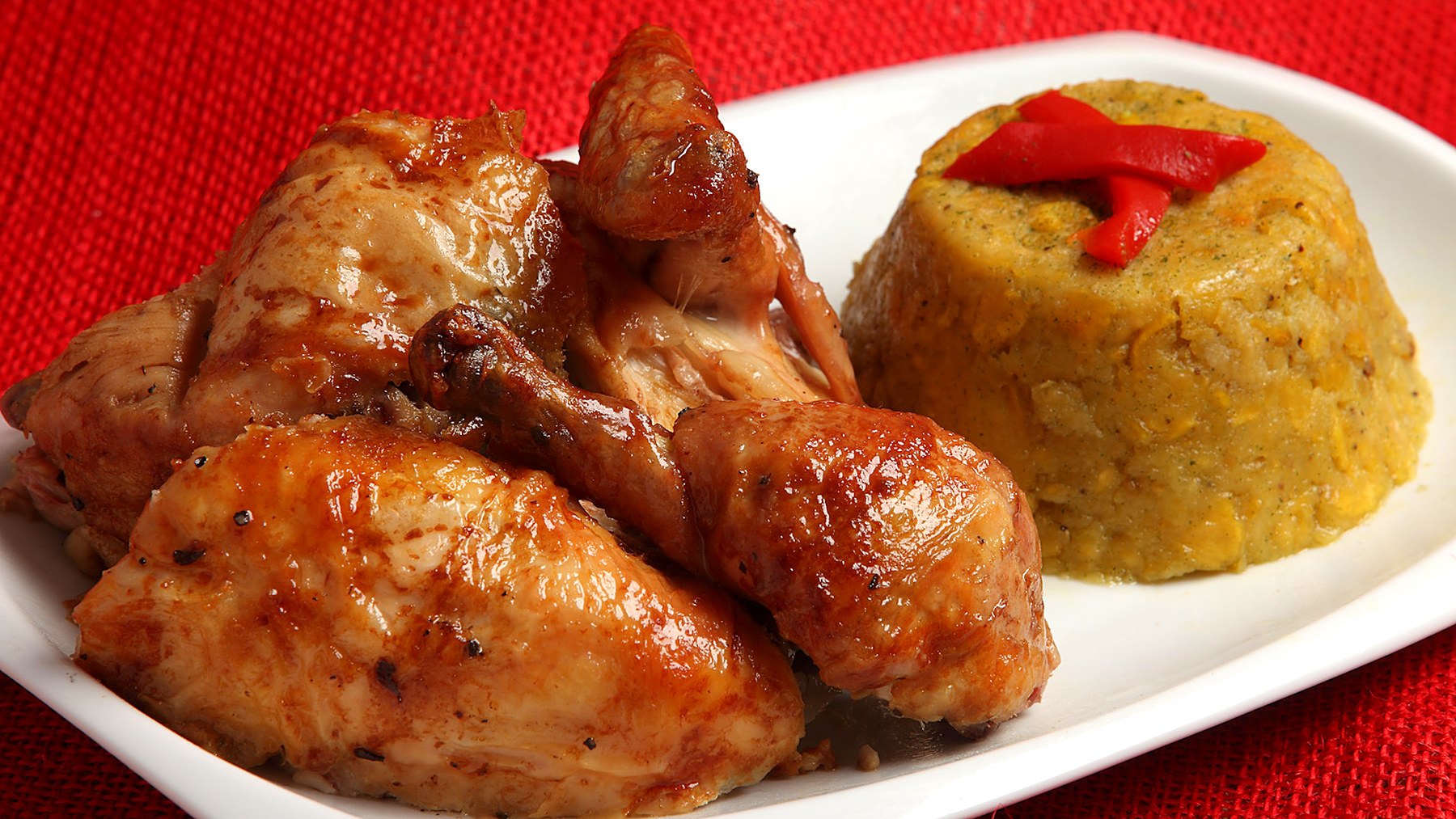 Pollo asado con mofongo